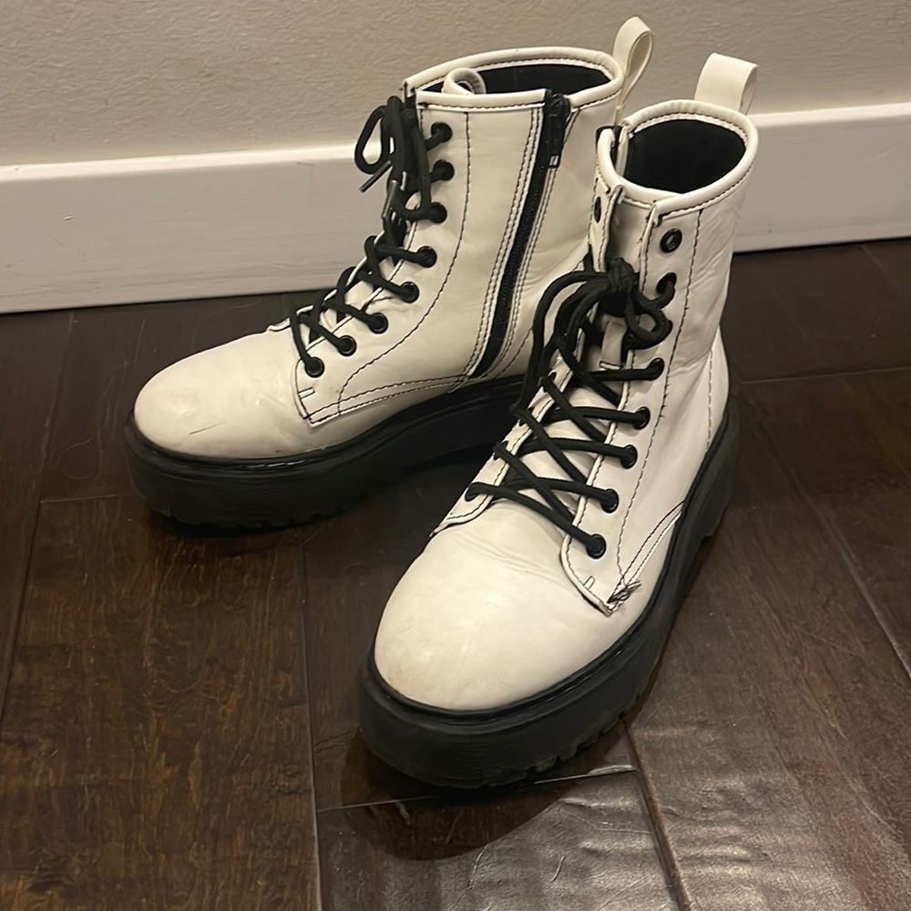 Girl’s A New Day boots